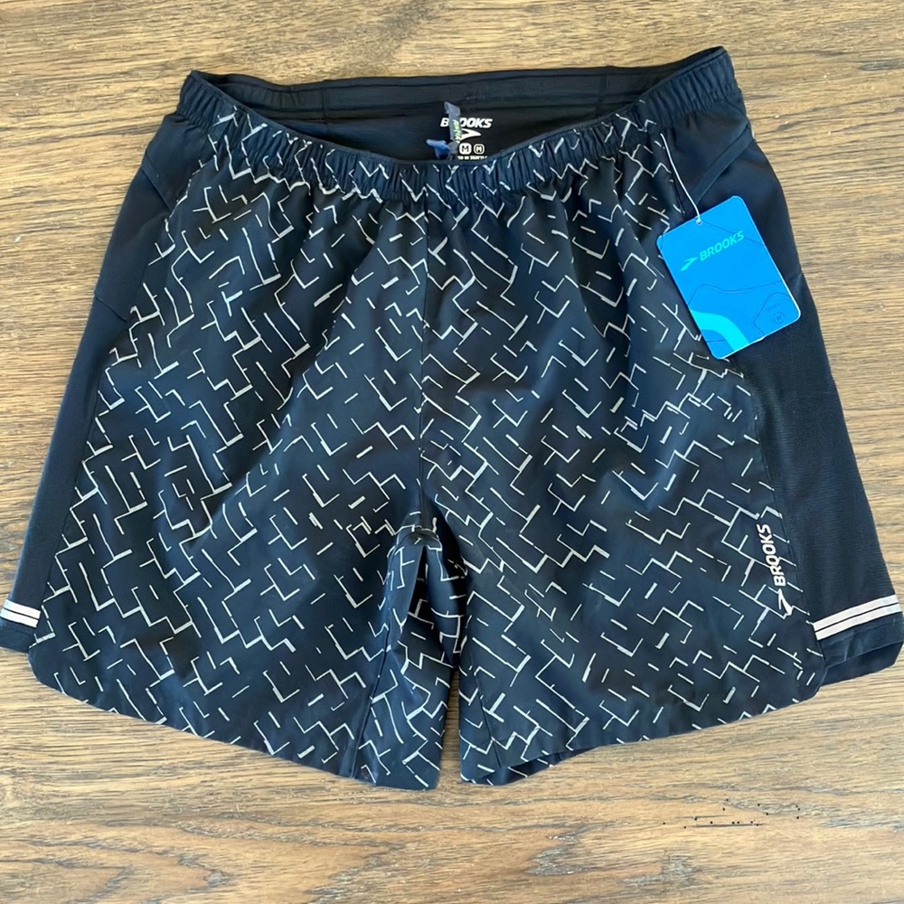 Men’s Brooks 7” running shorts size medium- new with tags